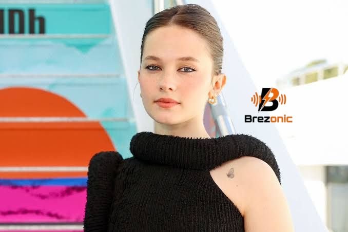 Cailee Spaeny Height
